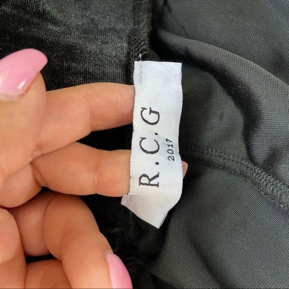 R.C.G. Black Velour Wide Leg Pants Size M NWOT - Picture 3 of 6